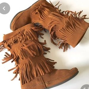 Minnetonka 3 layer fringe boots in brown